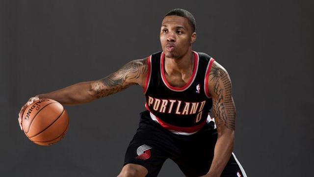 与普通球员 与普通球员