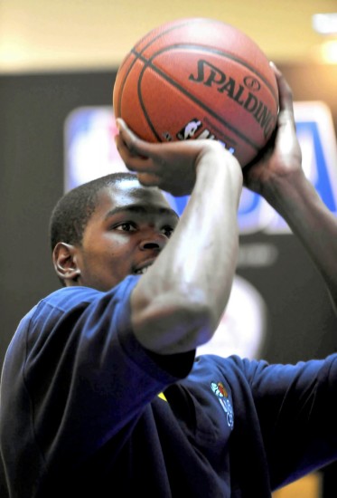 全能表现！世体：佩德里本赛季欧冠跑动距离114.