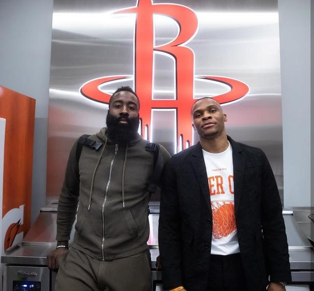 推到一个更 推到一个更